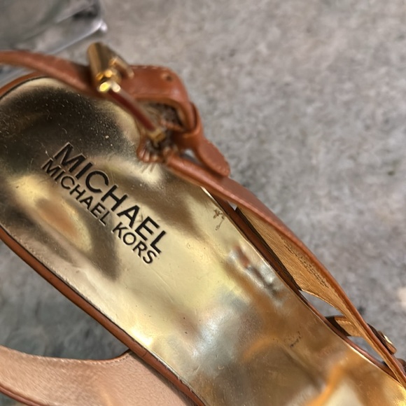 Michael Kors heels - Picture 3 of 12